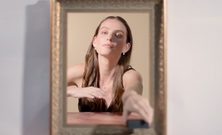 How to Style Pearls for Everyday Elegance